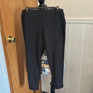Maze Collection Women’s Black Checkered Pants